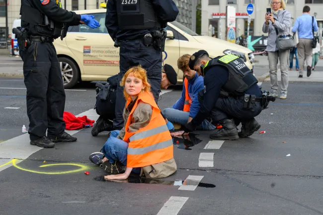 Protest der Letzten Generation am Potsdamer Platz