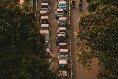 autos im Stadtverkehr